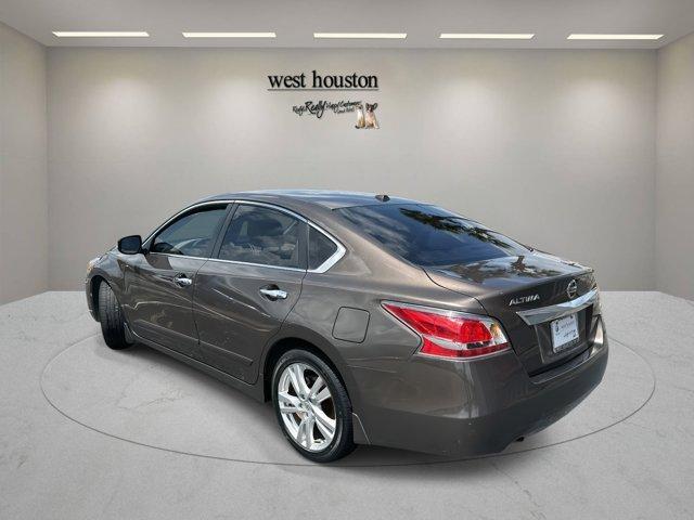 used 2015 Nissan Altima car, priced at $11,900