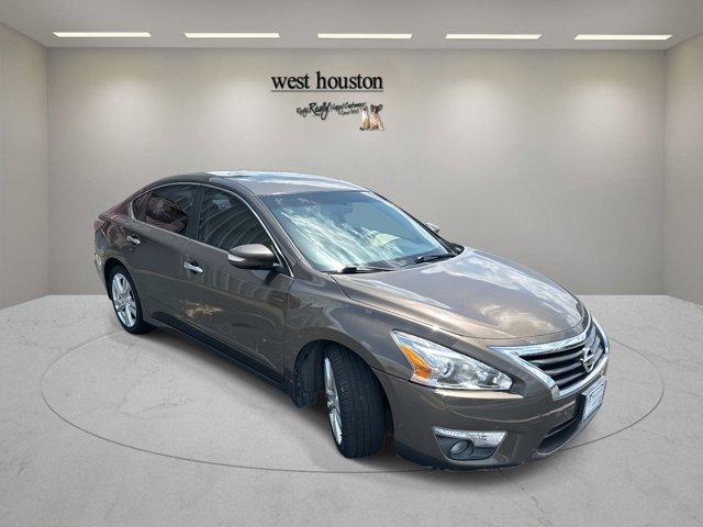 used 2015 Nissan Altima car, priced at $11,900