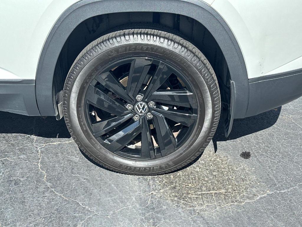 used 2021 Volkswagen Atlas Cross Sport car, priced at $19,900
