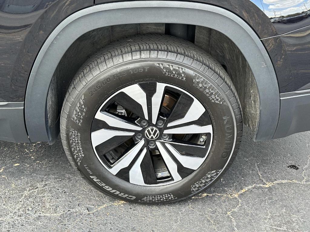 used 2024 Volkswagen Atlas car, priced at $30,900