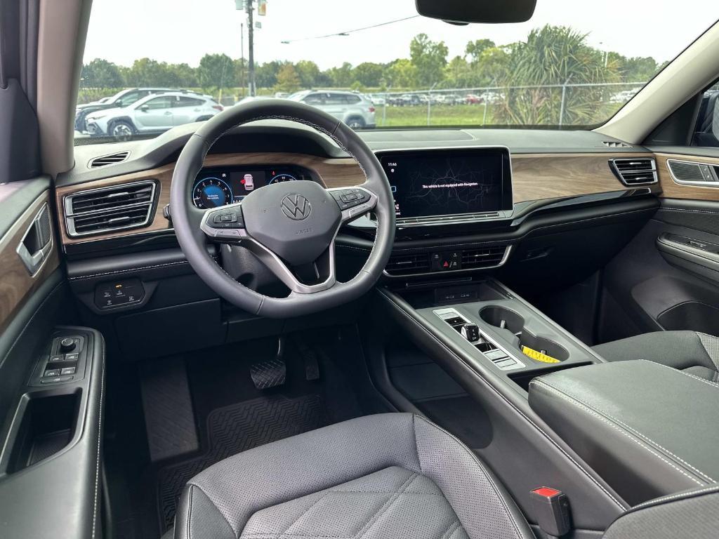 used 2024 Volkswagen Atlas car, priced at $30,900