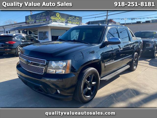 used 2009 Chevrolet Avalanche car, priced at $7,297