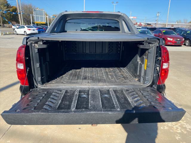 used 2009 Chevrolet Avalanche car, priced at $7,297