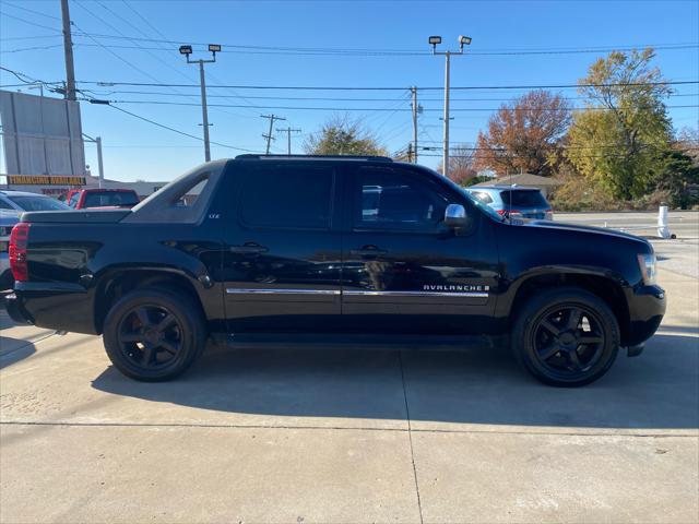 used 2009 Chevrolet Avalanche car, priced at $7,297