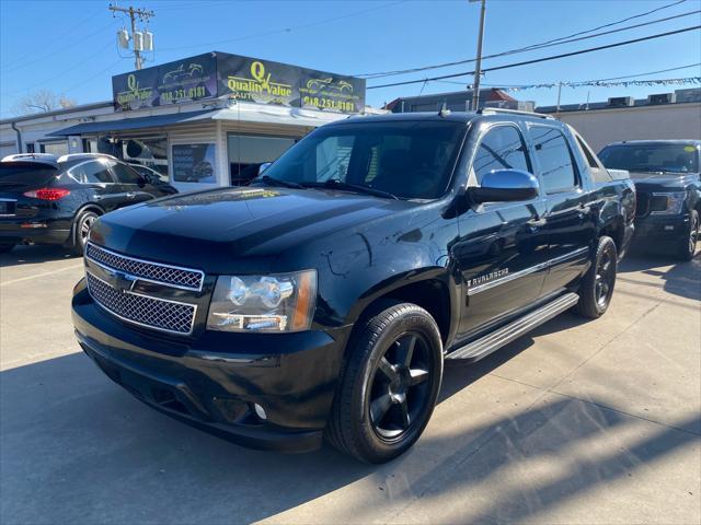 used 2009 Chevrolet Avalanche car, priced at $7,297