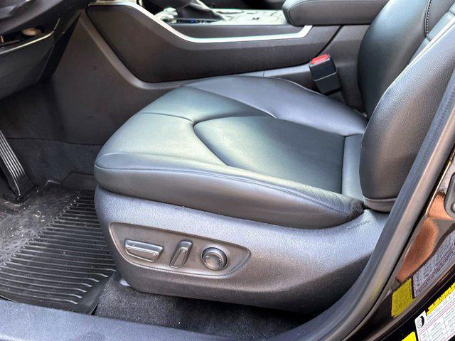 used 2022 Toyota Highlander car, priced at $35,255