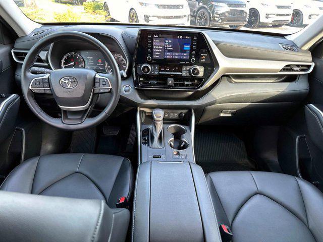 used 2022 Toyota Highlander car, priced at $35,255