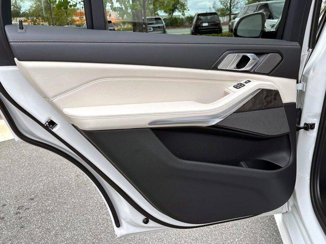 new 2026 BMW X7 car, priced at $103,335