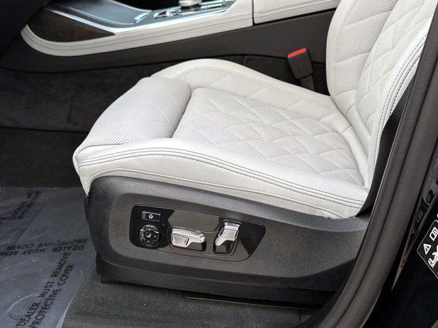 new 2026 BMW X7 car, priced at $95,585