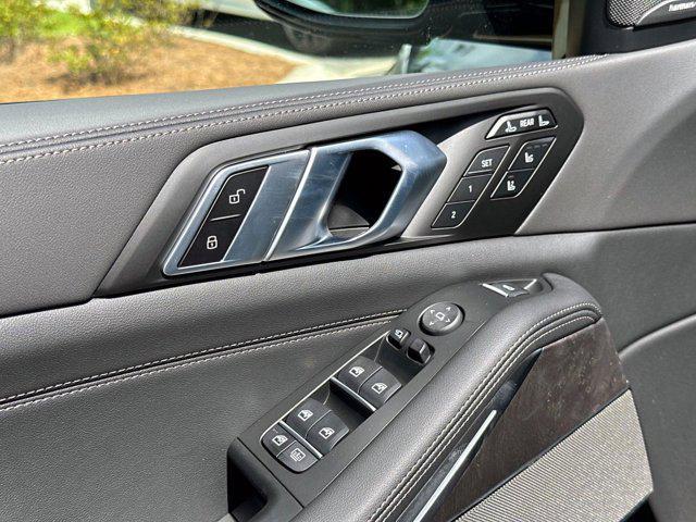 new 2026 BMW X7 car, priced at $98,435