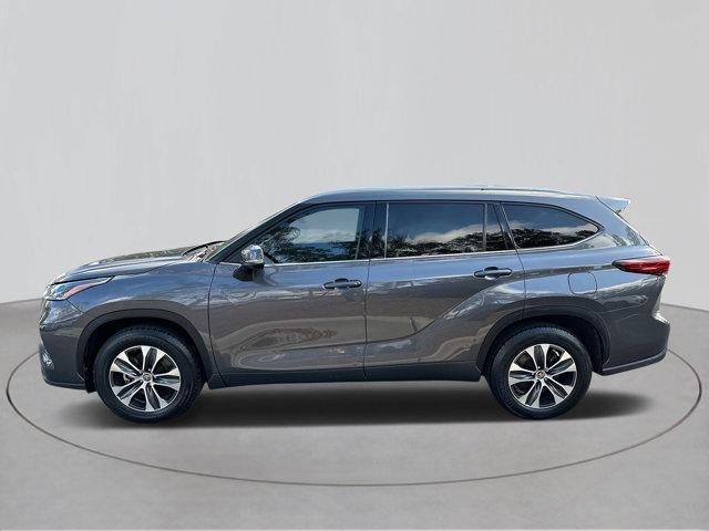 used 2021 Toyota Highlander car, priced at $26,677