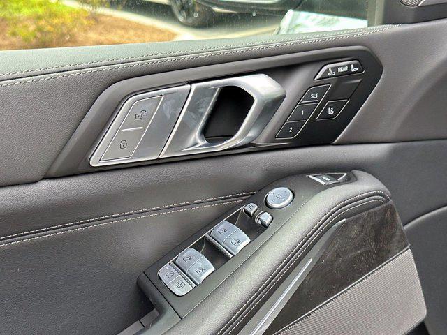 new 2026 BMW X7 car, priced at $95,585