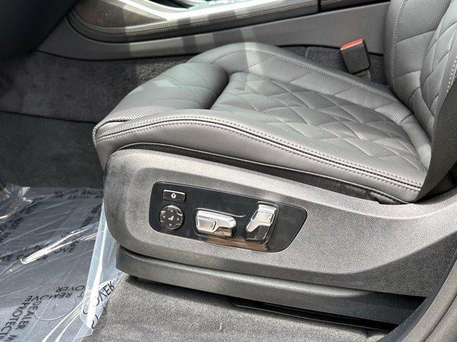 new 2026 BMW X7 car, priced at $95,585