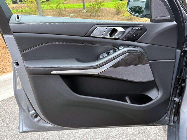 new 2026 BMW X7 car, priced at $95,585