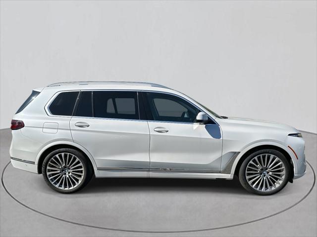 new 2025 BMW X7 car, priced at $90,450