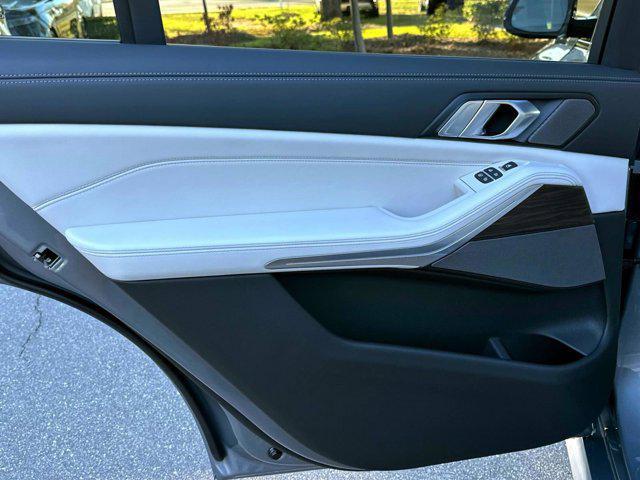 new 2026 BMW X7 car, priced at $99,925