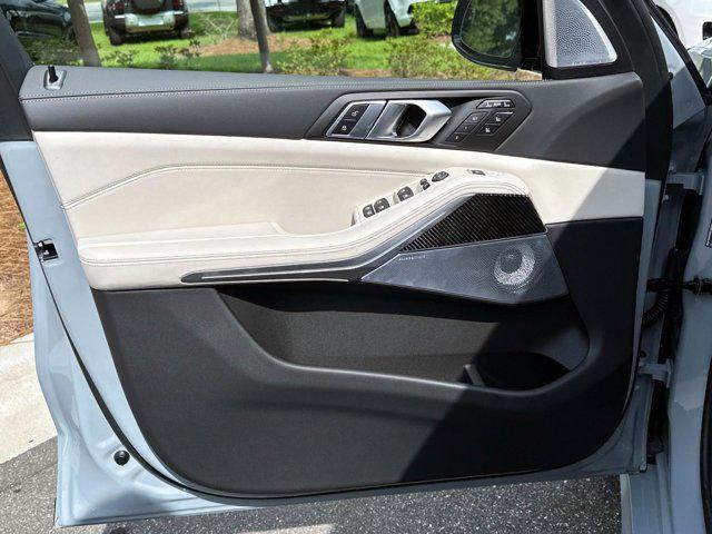 new 2026 BMW X7 car, priced at $124,575