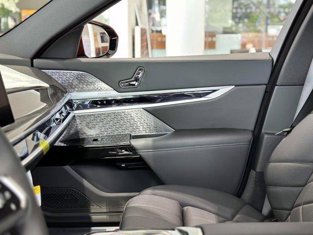 new 2025 BMW i7 car, priced at $125,128