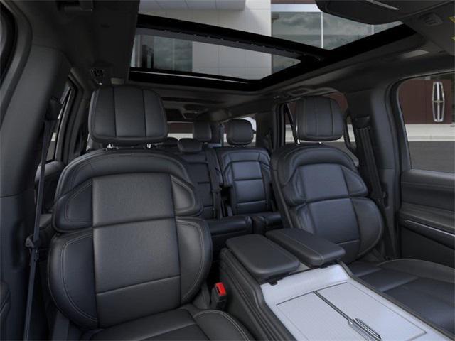 new 2025 Lincoln Navigator car, priced at $109,724