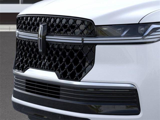 new 2025 Lincoln Navigator car, priced at $109,724