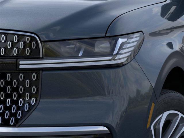 new 2025 Lincoln Navigator car, priced at $102,794