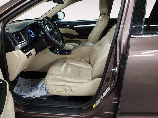 used 2017 Toyota Highlander car, priced at $12,961