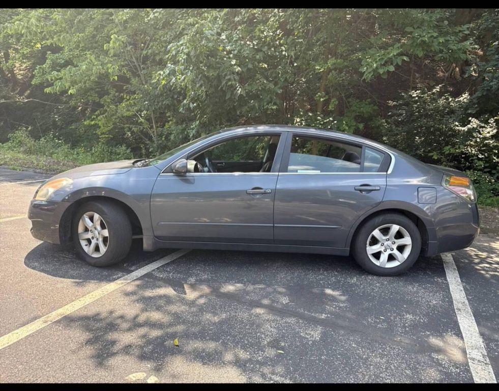 used 2009 Nissan Altima car, priced at $5,999