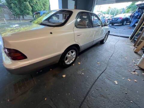 used 1993 Lexus ES 300 car, priced at $9,999