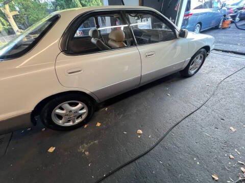 used 1993 Lexus ES 300 car, priced at $9,999