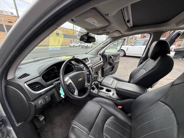 used 2015 Chevrolet Traverse car, priced at $9,999