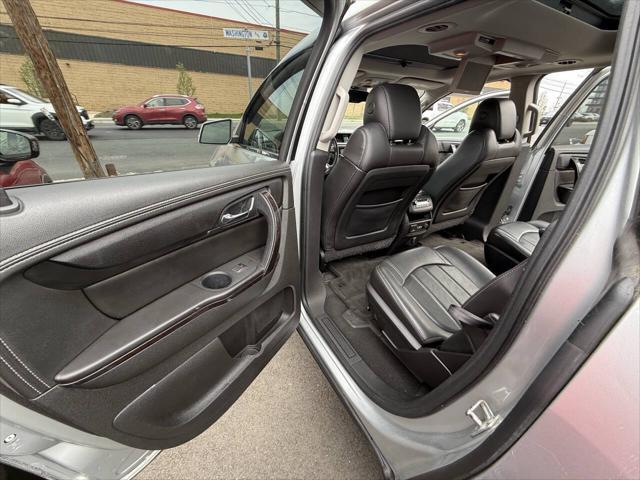 used 2015 Chevrolet Traverse car, priced at $9,999