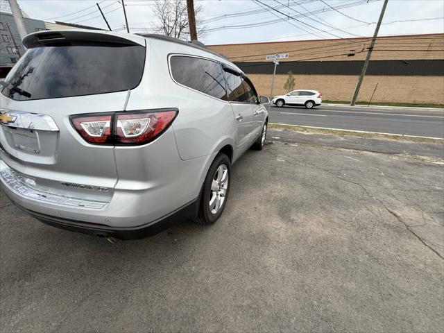 used 2015 Chevrolet Traverse car, priced at $9,999