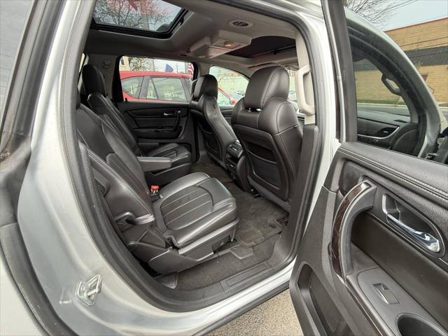 used 2015 Chevrolet Traverse car, priced at $9,999
