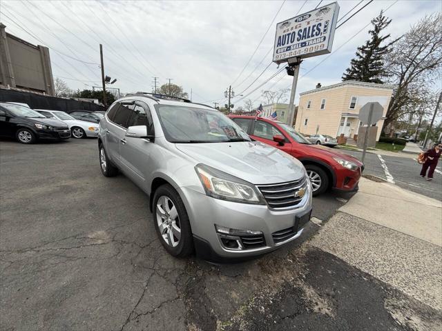used 2015 Chevrolet Traverse car, priced at $9,999