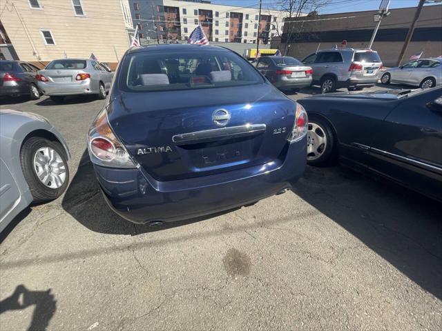 used 2009 Nissan Altima car, priced at $8,999