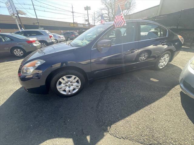 used 2009 Nissan Altima car, priced at $8,999