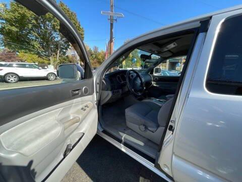 used 2006 Toyota Tacoma car, priced at $13,999