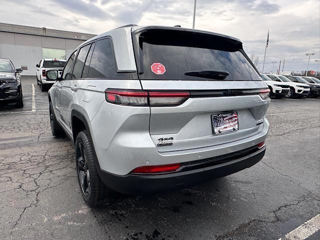 new 2024 Jeep Grand Cherokee car, priced at $52,049