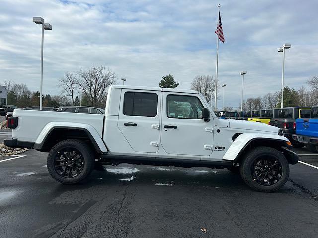 new 2025 Jeep Gladiator car, priced at $40,913