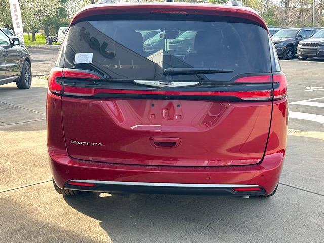 new 2025 Chrysler Pacifica car, priced at $55,501