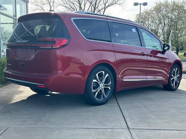 new 2025 Chrysler Pacifica car, priced at $55,501