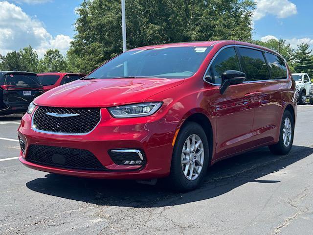 new 2025 Chrysler Pacifica car