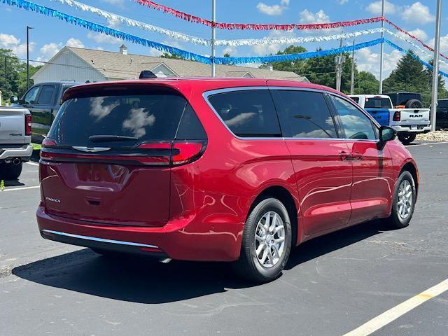 new 2025 Chrysler Pacifica car