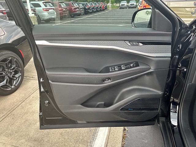 new 2025 Jeep Wagoneer S car, priced at $60,737