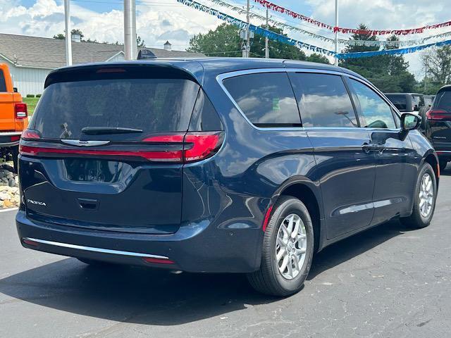 new 2025 Chrysler Pacifica car