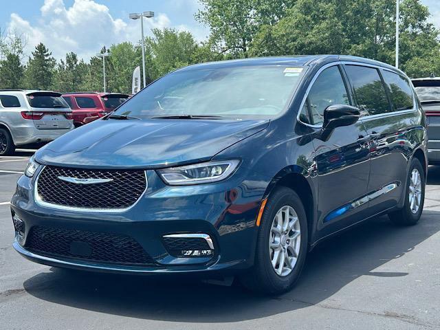 new 2025 Chrysler Pacifica car