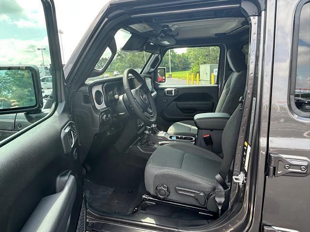 new 2025 Jeep Wrangler car, priced at $45,225