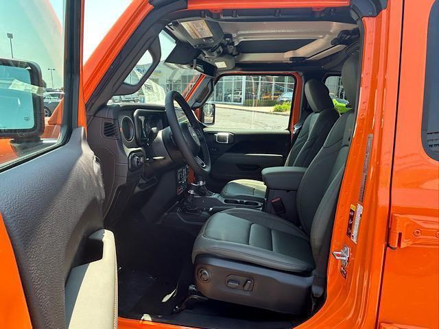 new 2025 Jeep Gladiator car