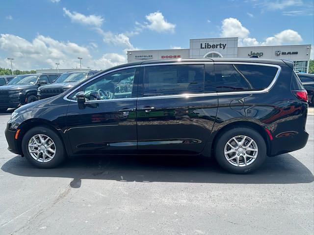 new 2025 Chrysler Pacifica car