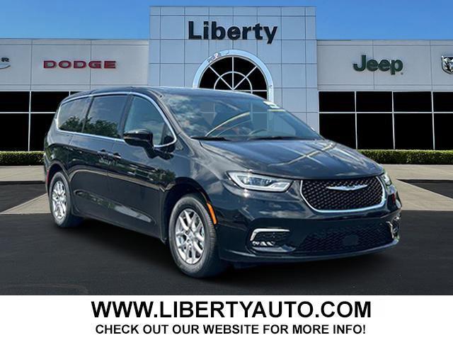 new 2025 Chrysler Pacifica car